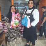 Lurah Cambayya Makassar Membagikan 150 Paket Sembako Dari PT. Pelindo Indonesia untuk Warga Tidak Mampu Berkah Ramadhan
