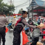 Ramadhan Penuh Berkah, Sat Samapta Polres Takalar Tebar Takjil dan Hangatkan Silaturahmi di Depan Mako