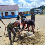 Satgas Pamtas RI-PNG Kewilayahan Yonif 763/SBA Pos Aisyo Bantu Pembangunan Taman Sekolah SD 1 Inpres Kumurkek