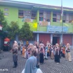 Kepsek Beserta Seluruh Guru SD Negeri Ujung Tanah 1 Dengan Penuh Semangat Menyambut Siswa-Siswi Baru Sambil Olahraga Bersama