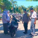 Sambangi Pelajar SMKN 3 Takalar, Bhabinkamtibmas Ingatkan Tertib Berlalu Lintas dan Jaga Kamtibmas