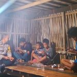 Malam di Bassara, Bhabinkamtibmas Temui Remaja dan Ingatkan Bahaya Busur